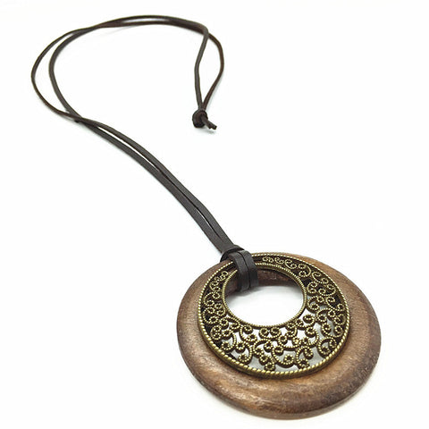 GA - Vintage Wood and Pendant Necklace