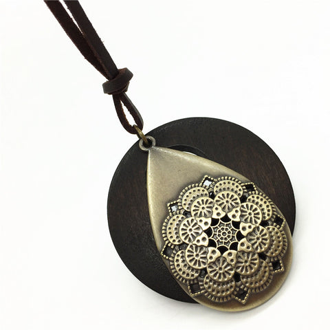 GA - Vintage Wood and Pendant Necklace
