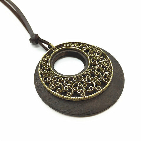 GA - Vintage Wood and Pendant Necklace